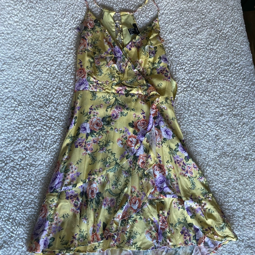 Yellow floral dress from forever 21✨